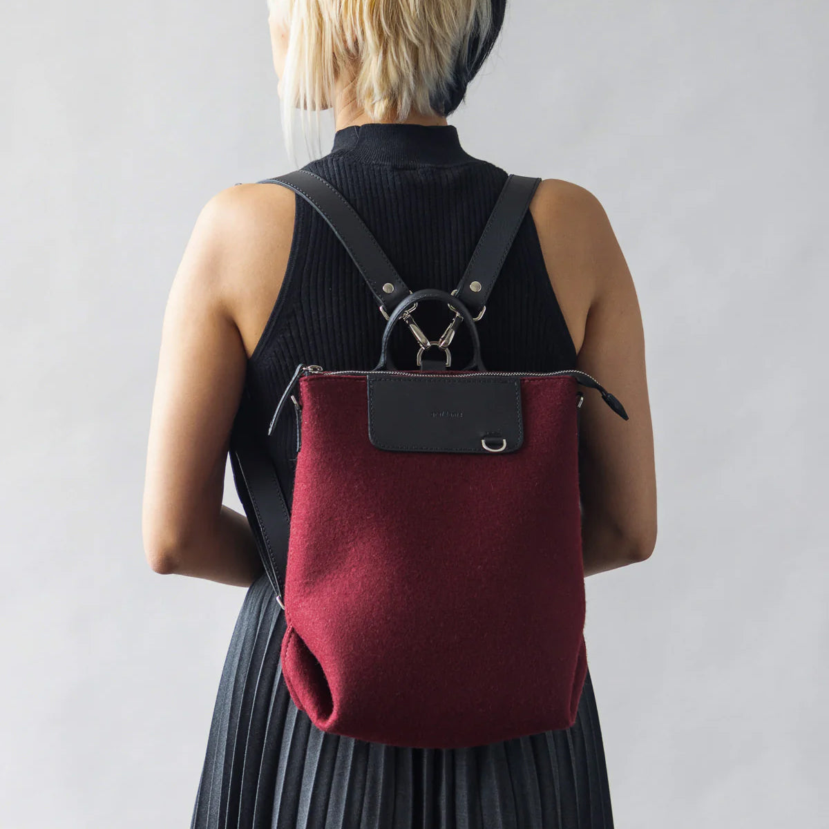 Graf & Lantz Bedford Merino Wool Midi Backpack – pertuttistore display picture 1