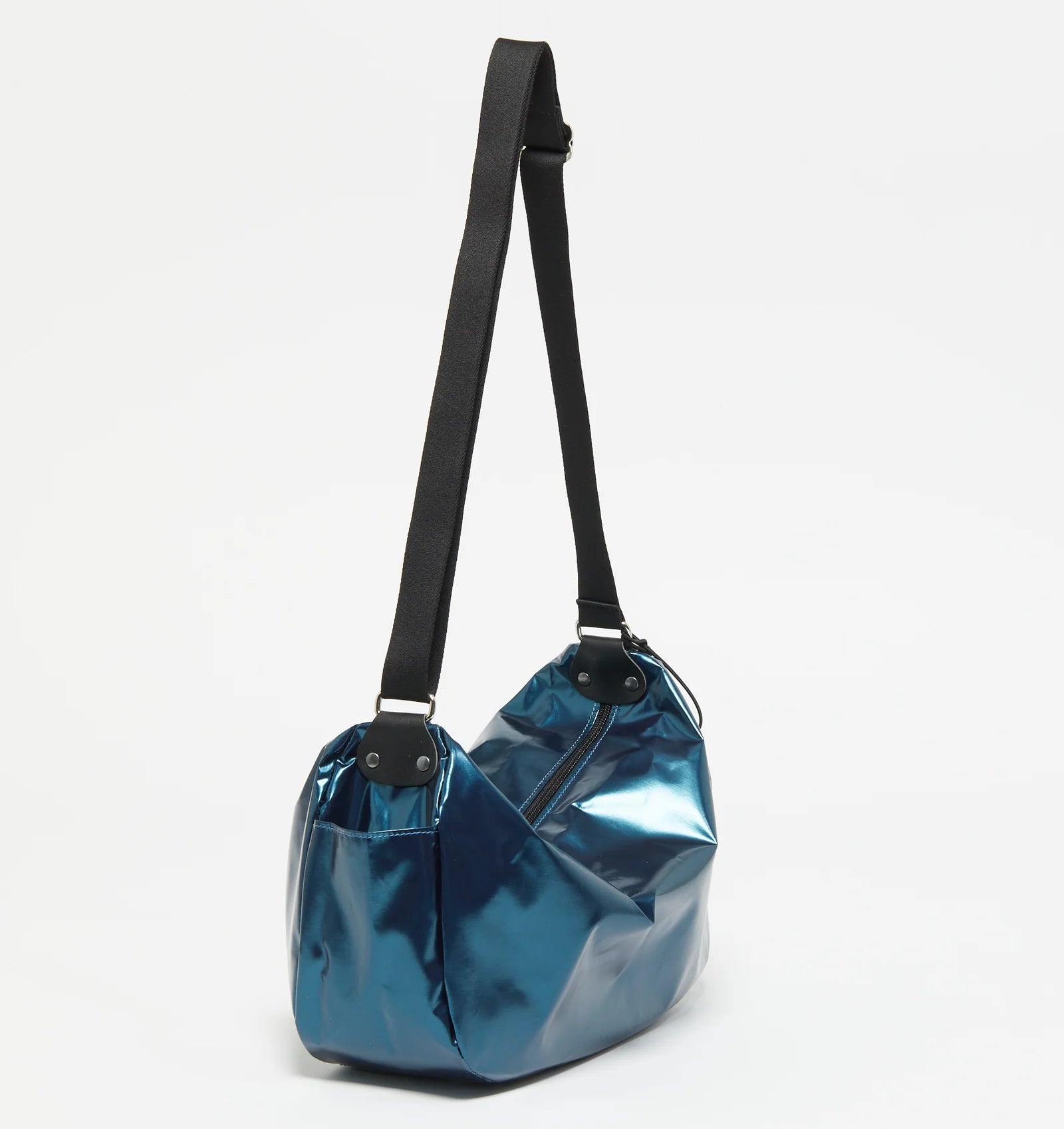 LIRIS LIGHT SHOULDER BAG