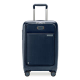 Front pocket Sympatico 22" Spinner