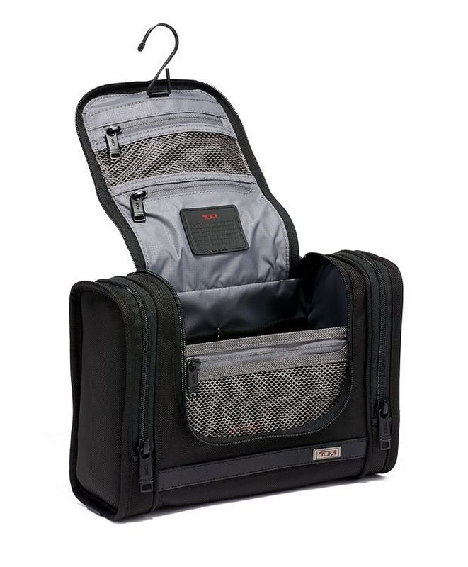 Alpha 3 Hanging Travel Kit – pertuttistore