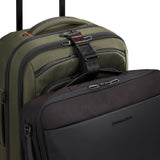 ZDX DOMESTIC CARRY-ON EXP. 22" SPINNER // Black
