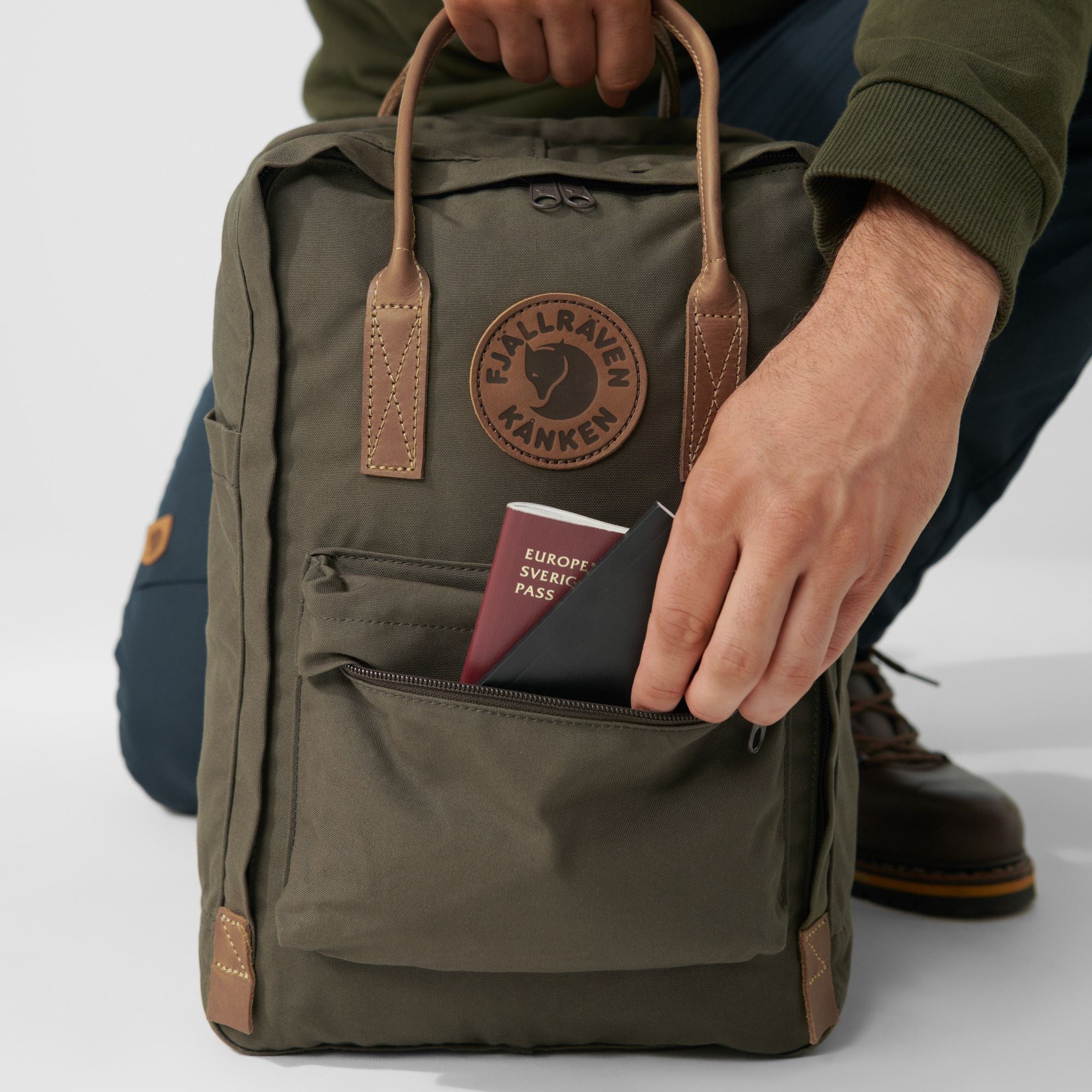 fjällräven kanken no 2 hickory brown KÅNKEN NO. 2 LAPTOP 15" // Dark Olive